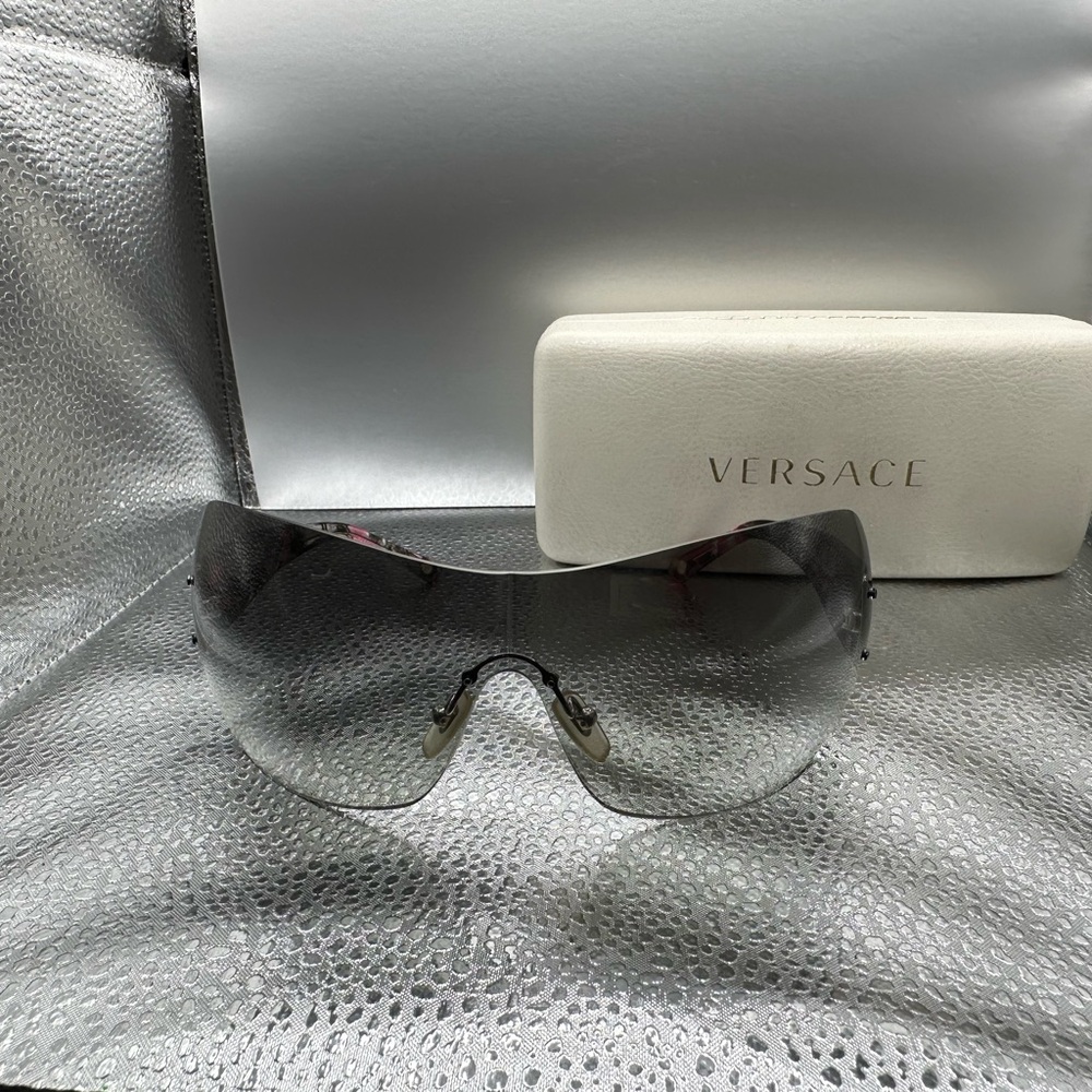 Versace Shield Sunglasses – Pink & Black Floral Arms